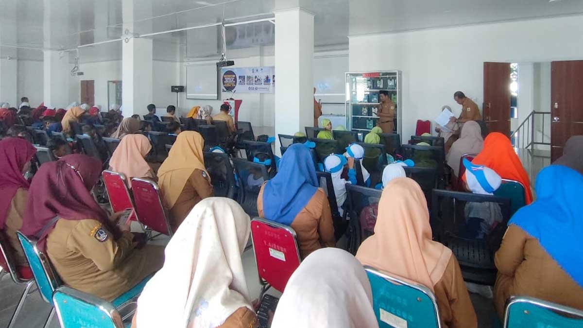 suasana peluncuran ipussinjai dan buku cerita rakyat sinjai di dispusip sinjai