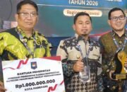wali kota parepare tasming hamid menerima penghargaan kemendagri kategori penurunan tingkat pengangguran