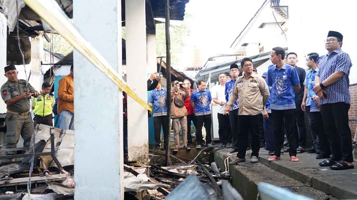 wakil bupati gowa darmawangsyah muin meninjau rsud syekh yusuf usai kebakaran
