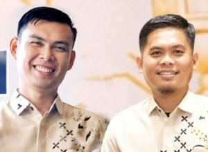 Ketua Panitia Akhirusanah dan Kepala Sekolah Alif Cendekia Gowa dalam kegiatan Akhirusanah Tahun Ajaran 2025/2026