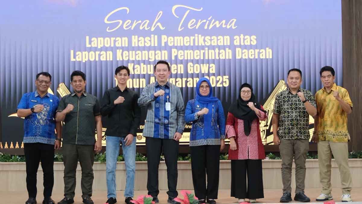 Bupati Gowa Sitti Husniah Talenrang menerima opini WTP ke-14 dari BPK Sulsel
