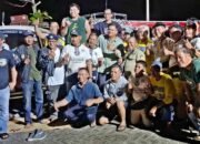 mobil retro klasik Bantaeng di Pantai Marina