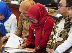 Bupati Gowa Sitti Husniah Talenrang mengikuti Rakor Penetapan LP2B Sulawesi Selatan 2026 di Kantor Gubernur Sulsel.