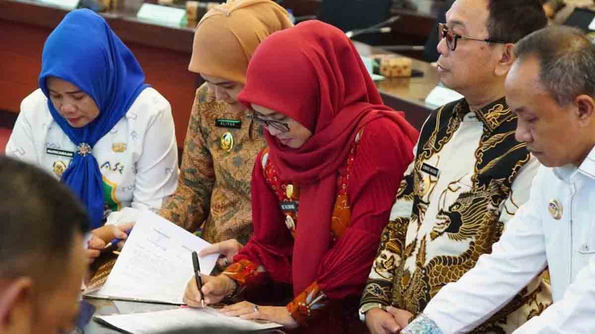 Bupati Gowa Sitti Husniah Talenrang mengikuti Rakor Penetapan LP2B Sulawesi Selatan 2026 di Kantor Gubernur Sulsel.