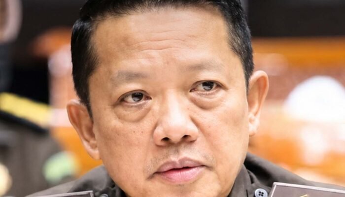 Eks Jampidsus Febrie Adriansyah Jadi Tersangka, Tiga Perkara Korupsi Dilimpahkan ke Kejagung