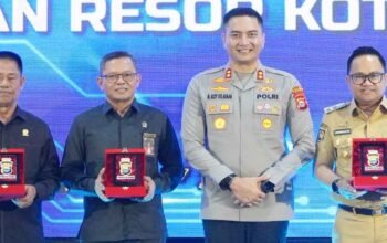 Wakil Bupati Gowa Darmawangsyah Muin menghadiri pengukuhan Polresta Gowa di Aula Rewako Wicaksana Laghawa