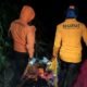 Tim SAR Basarnas mengevakuasi pendaki Gunung Bawakaraeng di Gowa, Sulawesi Selatan.