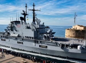 Kapal induk ITS Giuseppe Garibaldi berlayar dari Italia menuju Indonesia