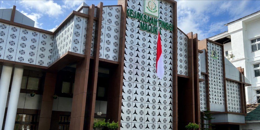 Gedung Kejaksaan Tinggi Maluku yang menangani dugaan korupsi proyek Jalan Namlea–Samalagi–Air Buaya–Teluk Bara.