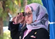Bupati Gowa Sitti Husniah Talenrang meninjau proses belajar mengajar di SMP Negeri 1 Sungguminasa pada awal tahun ajaran baru.
