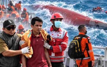 Operasi SAR KM Virgo Transport 8 yang terbalik di Laut Jawa