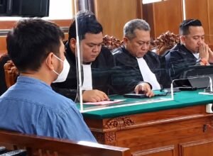 persidangan perkara Mas Bechi yang kini menjalani pembebasan bersyarat dan wajib lapor hingga 2028