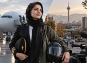 Ilustrasi perempuan Iran sebagai pilot pesawat dan pengendara motor terkait aturan SIM motor perempuan di Iran pada 2026