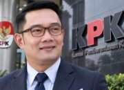 Ridwan Kamil dengan latar gedung KPK terkait penyidikan kasus iklan Bank BJB