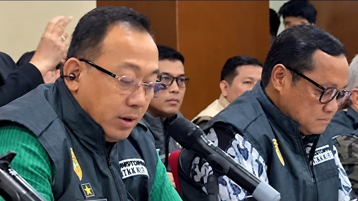 Direktur Penindakan Kortastipidkor Polri Brigjen Pol Roberthus Yohannes De Deo Tresna Eka Trimana memberikan keterangan terkait penetapan tersangka kasus PBG Gowa
