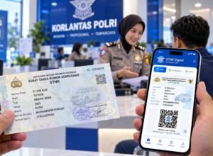 STNK Digital Kini Bisa Ditunjukkan Lewat HP, Korlantas Pakai QR Dinamis STNK Digital dan STNK fisik Korlantas Polri yang dapat ditunjukkan melalui HP dan diverifikasi dengan QR dinamis