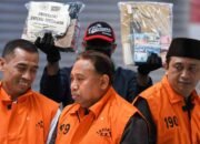 Tersangka kasus Unsoed dalam penanganan perkara penerimaan mahasiswa baru oleh KPK