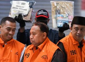 KPK Periksa Tiga Wakil Rektor dan Empat Akademisi Unsoed, Kasus Pemerasan Maba Makin Didalami Tersangka kasus Unsoed dalam penanganan perkara penerimaan mahasiswa baru oleh KPK