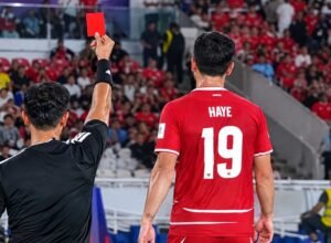 Thom Haye mendapat kartu merah saat Indonesia vs Malaysia di FIFA ASEAN Cup 2026
