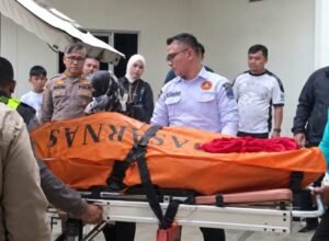 Hoaks 5 Jurnalis Arupadhatu 1 Ditemukan, Basarnas Pastikan Belum Ada Korban Baru Video penemuan Bripda Rifki Ardianto di Sungai Badak bukan lima jurnalis Arupadhatu 1