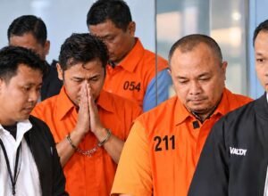 Lima tersangka OTT BNPB ditahan KPK terkait dugaan korupsi pengadaan barang dan jasa