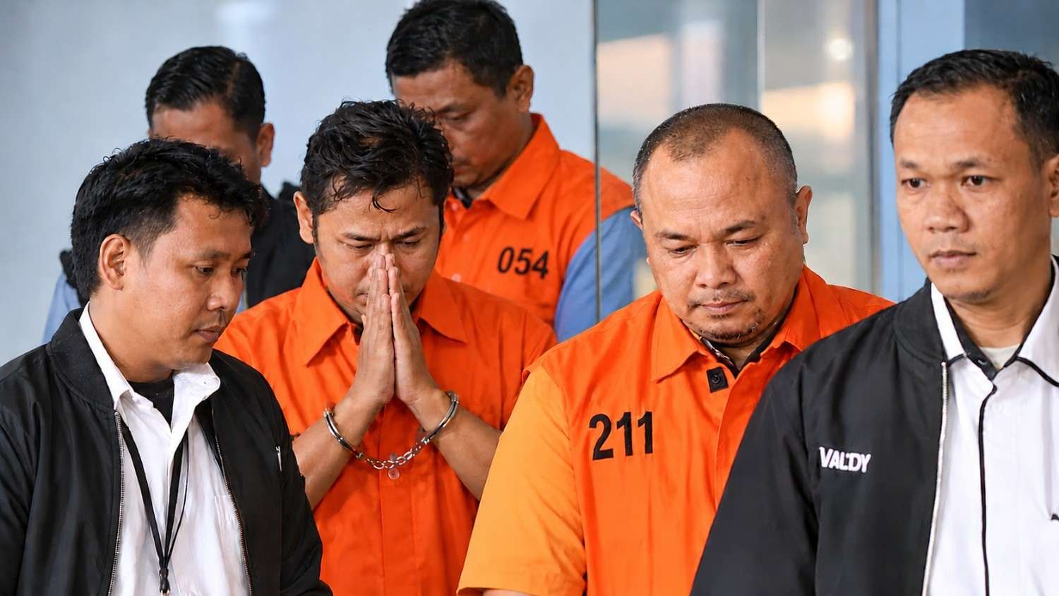 Lima tersangka OTT BNPB ditahan KPK terkait dugaan korupsi pengadaan barang dan jasa