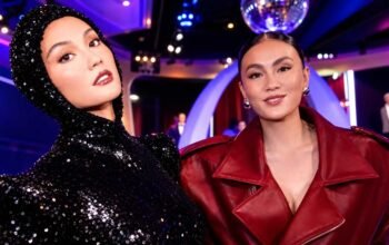 Agnez Mo berpose bersama patung lilinnya di Madame Tussauds Hollywood. Ukuran: 1200 × 675