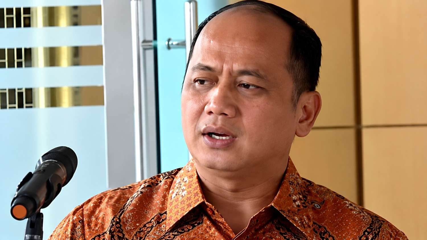 Kapuspenkum Kejagung Anang Supriatna terkait kasus dugaan korupsi pengadaan motor listrik BGN dengan kerugian negara Rp863,85 miliar.