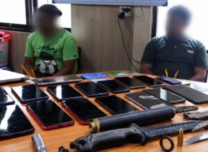 Dua Orang Ditangkap Terkait Amunisi KKB di Jayapura, Polisi Telusuri Jaringan Senjata Ilegal Satgas Damai Cartenz mengungkap jaringan amunisi KKB Jayapura dan menangkap dua orang di Waena