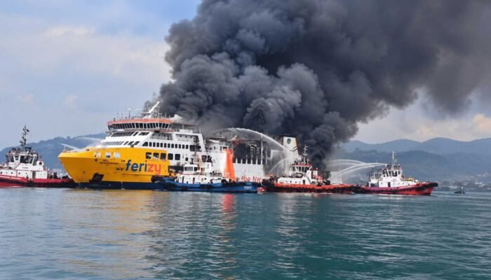 KMP Batumandi Terbakar di Merak, 420 Orang Tercatat Dievakuasi