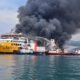 KMP Batumandi terbakar di perairan Merak, Banten, sebelum ratusan penumpang berhasil dievakuasi