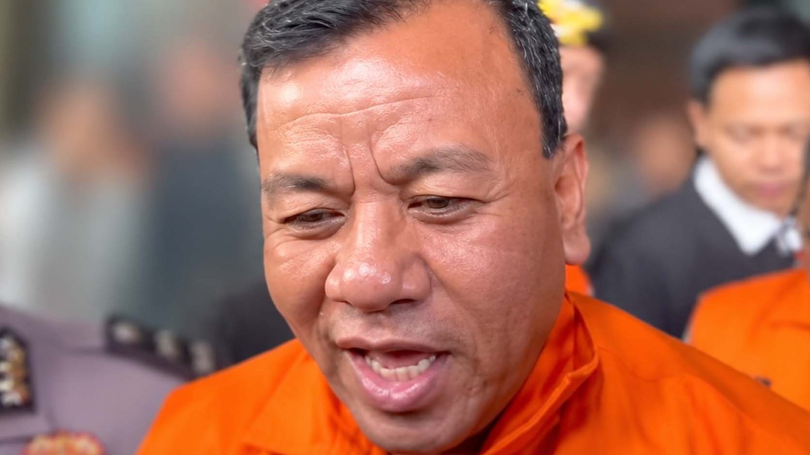 Bupati Kuansing nonaktif Suhardiman Amby menjalani pemeriksaan KPK dalam penyidikan kasus dugaan suap jabatan.