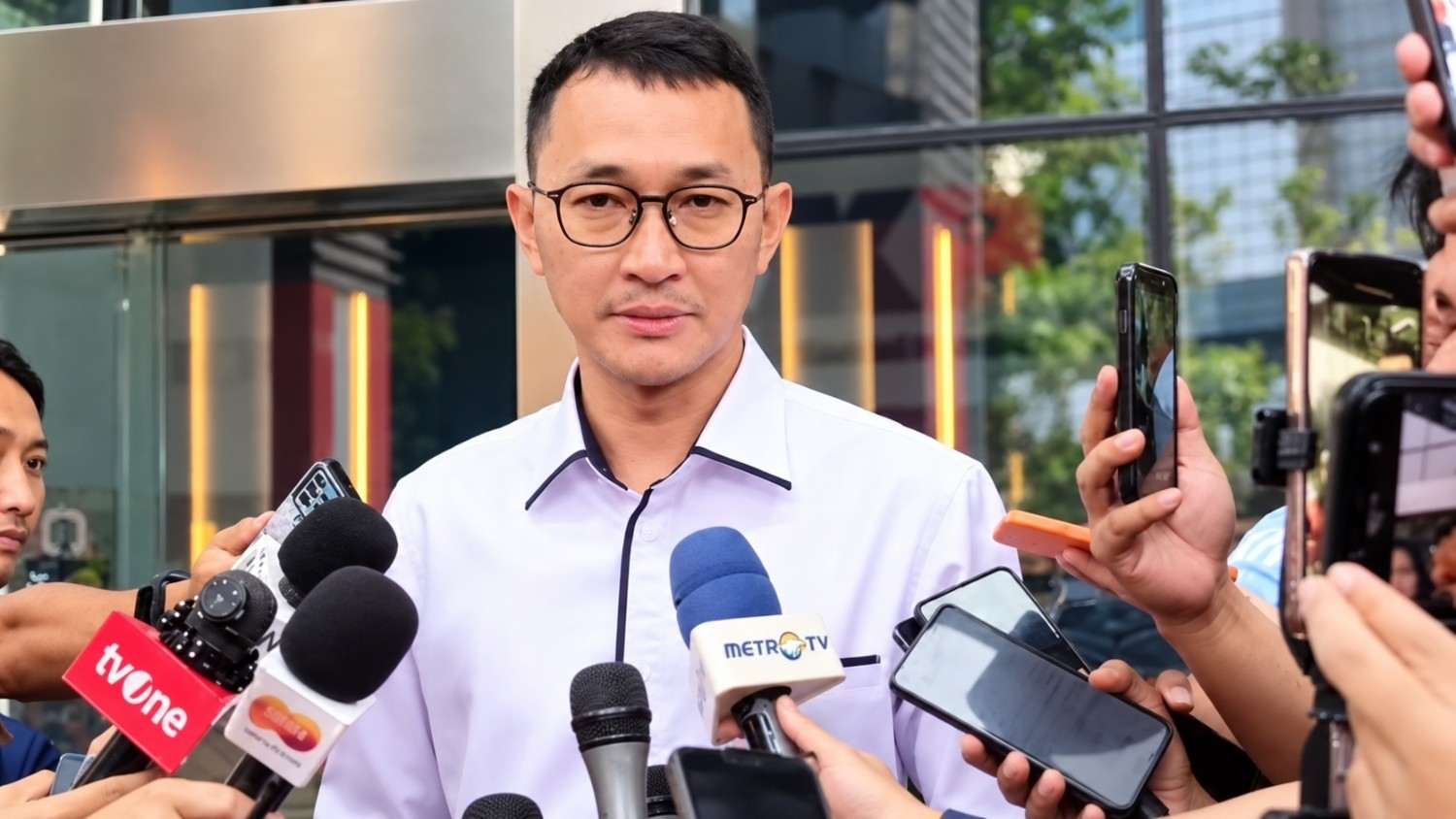 Juru Bicara KPK Budi Prasetyo memberikan keterangan kepada wartawan terkait pengembangan kasus Maidi.