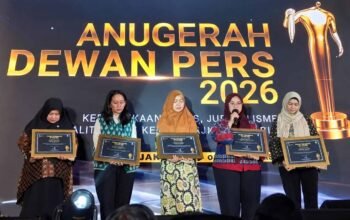lima istri jurnalis menerima penghargaan anugerah dewan pers 2026
