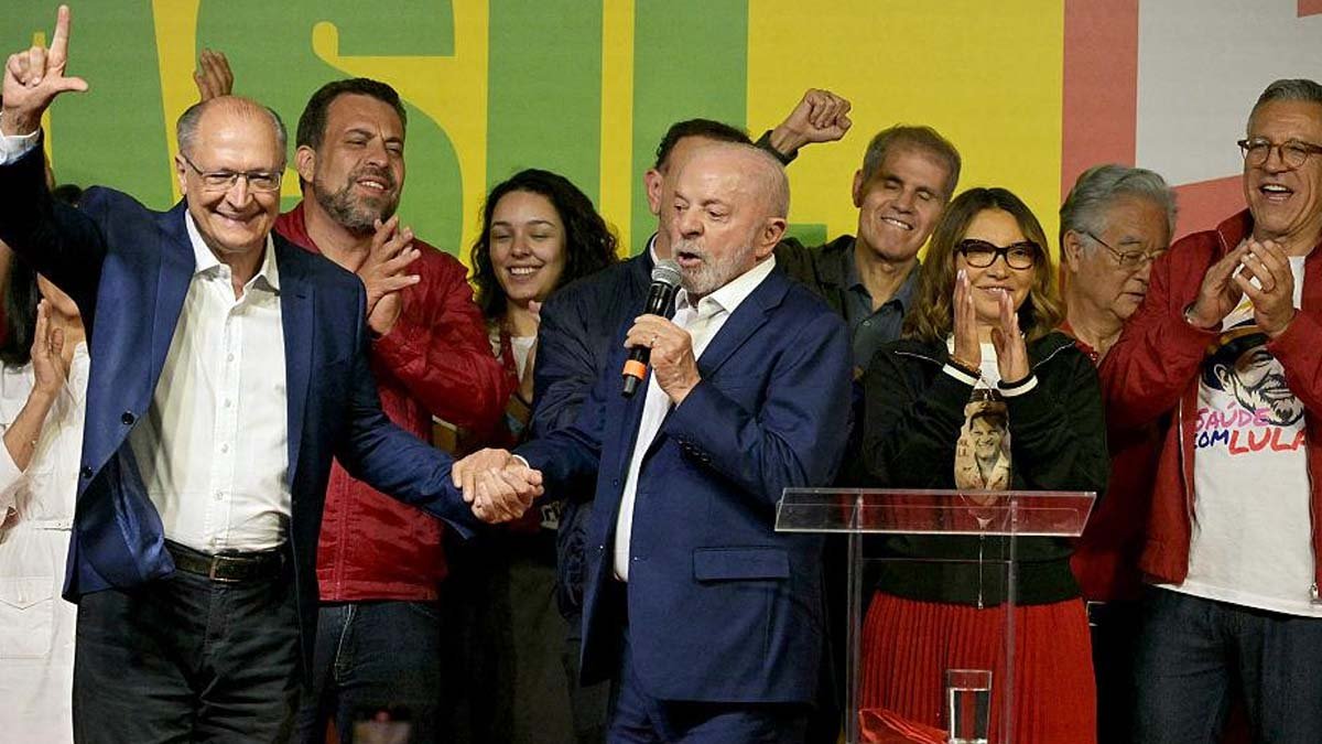 Lula da Silva merayakan kemenangan Pilpres Brasil 2026 setelah mengalahkan Flavio Bolsonaro pada putaran kedua.