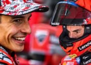 Ilustrasi Marc Marquez mengenakan seragam Ducati dan helm balap setelah gagal meraih podium MotoGP Mandalika 2026.