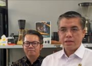 Menteri Ketenagakerjaan Yassierli saat kunjungan ke BPVP Bandung Barat untuk meninjau pelatihan vokasi barista.