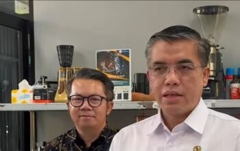 Menteri Ketenagakerjaan Yassierli saat kunjungan ke BPVP Bandung Barat untuk meninjau pelatihan vokasi barista.