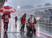 MotoGP Australia 2026 batal akibat cuaca buruk di Phillip Island setelah helikopter medis tidak dapat beroperasi.
