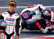 Veda Ega Pratama meraih pole position Moto3 Australia 2026 sebelum balapan dibatalkan.